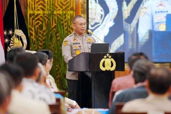 Kapolri Minta Lulusan Siswa SMA KTB Masuk Harvard University