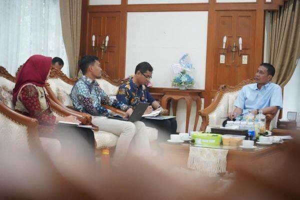 Respon Keluhan Petani Soal Harga Gabah Anjlok di Bawah HPP, Bupati Bojonegoro Bertemu dengan Bulog Respon Keluhan Petani Soal Harga Gabah Anjlok di Bawah HPP, Bupati Bojonegoro Bertemu dengan Bulog