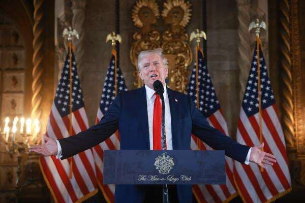 Donald Trump Pertimbangkan Serangan Militer AS ke Iran