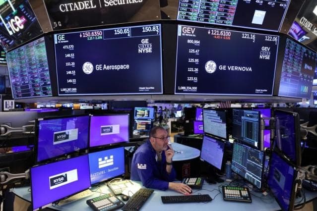 Wall Street Ditutup Melemah Imbas Aksi Jual Sektor Teknologi