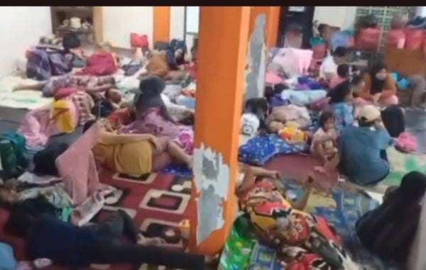 Kali Bekasi Meluap, Banjir 1,5 Meter Rendam Ratusan Rumah di Kampung Lebak