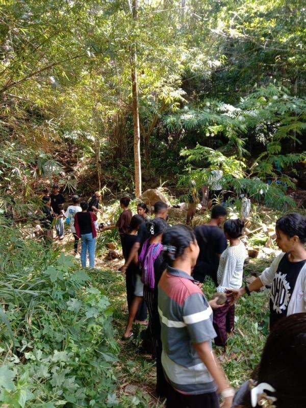 Semangat Muda Bangun Desa: OMK Liwulagang Gelar Kerja Bakti dan Penerimaan Anggota Baru Semangat Muda Bangun Desa: OMK Liwulagang Gelar Kerja Bakti dan Penerimaan Anggota Baru
