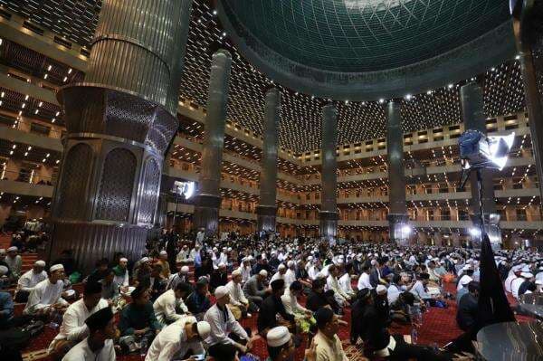 Antusiasme Warga Bekasi Ikut Majelis Taklim Cahaya Hati Indonesia di Masjid Istiqlal