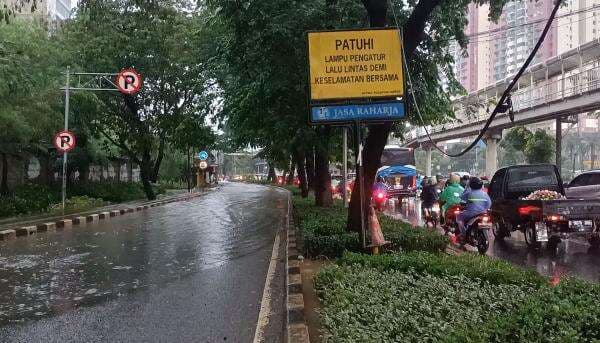 Banjir Rendam Jalan Suprapto, Jalur Lambat Ditutup