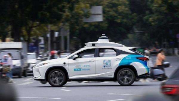 Taksi Otonom Makan Korban, Tabrak Pejalan Kaki hingga Terjepit di Kolong Mobil