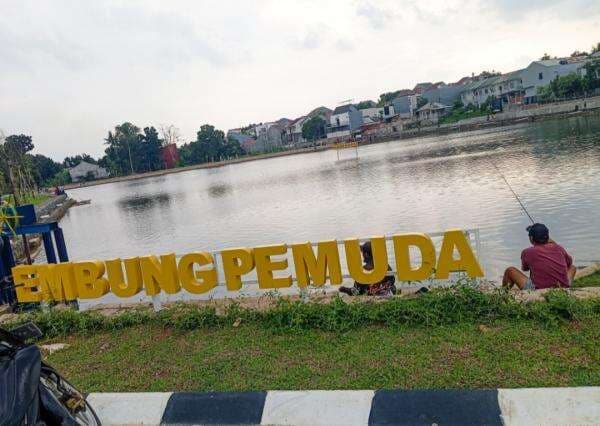 Bersebelahan Dengan Depok, Embung Pemuda Jadi Spot Memancing Yang Asyik