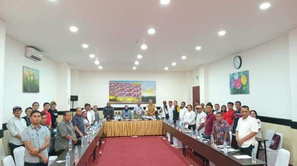 KPU Papua Barat Daya Siap Gelar Debat Kedua Calon Gubernur: Persiapan Capai 90