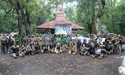 Sensasi Menembak Airsoft Dalam Sukir Akhir Tahun DOSA