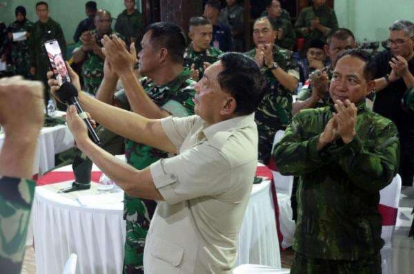 Panglima TNI Bersama Menhan RI Rayakan Malam Pergantian Tahun dengan Ribuan Prajurit di Papua