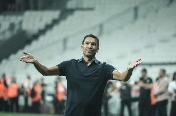 Liverpool Dekati Mantan Pelatih Timnas Kanada, Isyarat Giovanni van Bronckhorst Segera Latih Timnas Indonesia?