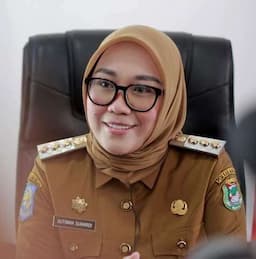 Sutinah Torehkan Sejarah sebagai Bupati Perempuan Pertama Dua Periode di Mamuju