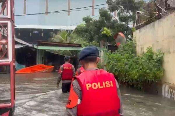 Banjir Jakarta: Brimob, Lantas hingga Polair Polda Metro Dikerahkan ke Berbagai Titik