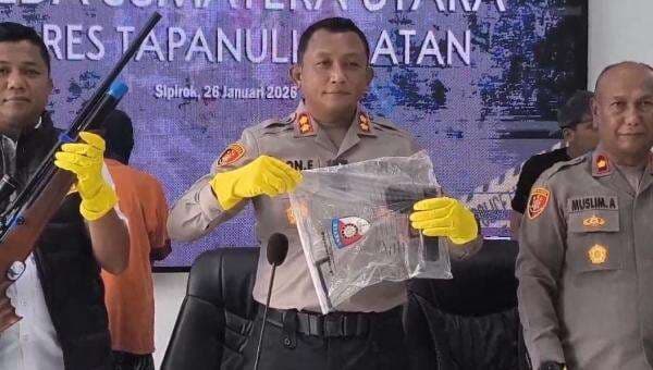 Bak Koboi Acungkan Senjata ke Warga, Kades yang Viral di Paluta Ditangkap Polisi