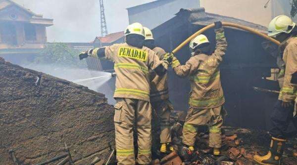Kebakaran Landa Sebuah Rumah di Koja karena Bocah 9 Tahun Memasak