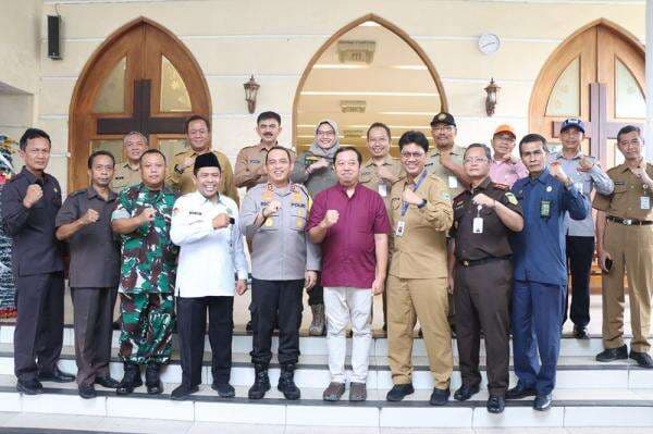 Kapolres Kebumen Bersama Forkopimda Pantau Perayaan Misa Natal 2024