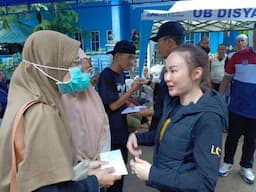 Pakai Duit Pribadi, Amsakar-Li Claudia Bantu Korban Longsor di Tiban Batam