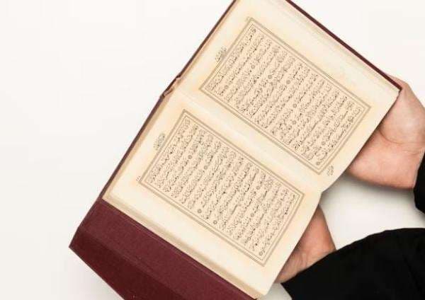 4 Surat yang Dibaca di Malam Jumat agar Dapat Pahala dan Keutamaan