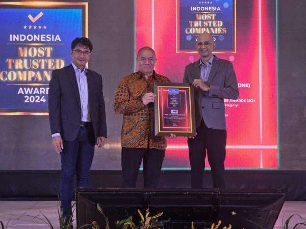 Konsisten Berikan Layanan Prima, JNE Raih Indonesia Most Trusted Companies Award 2024