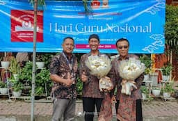 Meriah dan Penuh Haru! SMK Ketintang Surabaya Rayakan Hari Guru Nasional 2024