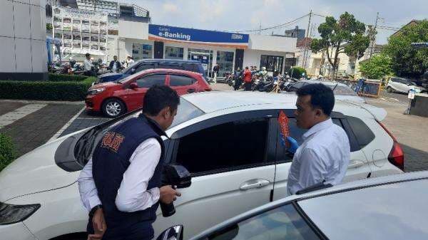 Aksi Pecah Kaca Mobil di Halaman Bank BRI Cabang Tasikmalaya, Uang Bisnis BRILink Rp355 Juta Raib