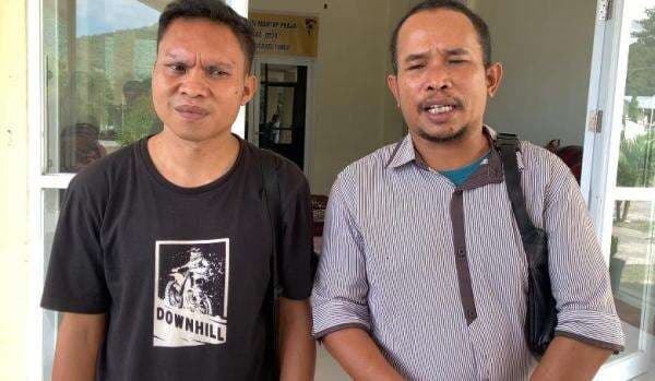 Andre Kornasen dan Firman Jaya Sepakat Berdamai, Akun Palsu 'Rugha Boto' Diincar Polisi. Andre Kornasen dan Firman Jaya Sepakat Berdamai, Akun Palsu 'Rugha Boto' Diincar Polisi.