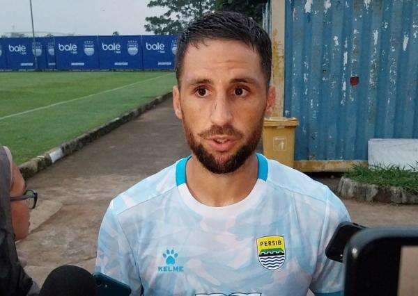 Luciano Guaycochea Bicara Laga Persib Bandung vs Persija Jakarta: Pertandingan Paling Terkenal di Indonesia!