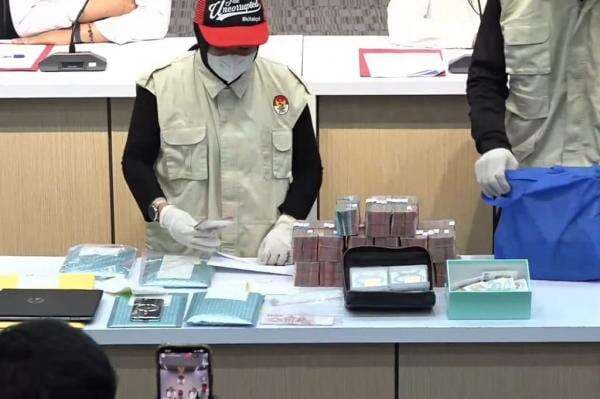 Modus Korupsi Petugas Pajak Jakut, Minta Rp8 Miliar Buat Diskon Pajak 80 Persen