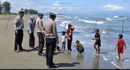 Polres Pidie Jaya Jamin Keamanan Wisata: Patroli di Pantai Kuthang dan Meuraksa