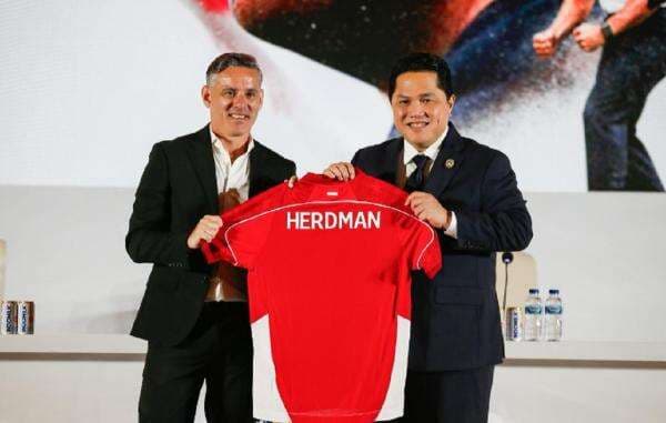 Saat Natal, John Herdman Blak-blakan Komunikasi dengan Sejumlah Pemain Timnas Indonesia Termasuk Jay Idzes