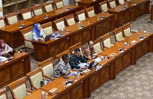 7 Calon Anggota KY, dari Eks Hakim hingga Tokoh Masyarakat 7 Calon Anggota KY, dari Eks Hakim hingga Tokoh Masyarakat