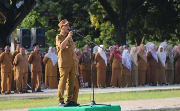Wali Kota dan Wakil Wali Kota Lhokseumawe Pimpin Apel Perdana, Tekankan Pentingnya Disiplin ASN Wali Kota dan Wakil Wali Kota Lhokseumawe Pimpin Apel Perdana, Tekankan Pentingnya Disiplin ASN