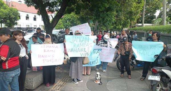 Turun ke Jalan, Warga Batu Api Tuntut Bertemu Ketua PN & Minta Eksekusi Lahan Ditunda