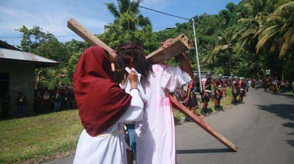 Jalan Salib Tematis Cinta Lingkungan, OMK Tolak Geothermal di Flores Jalan Salib Tematis Cinta Lingkungan, OMK Tolak Geothermal di Flores