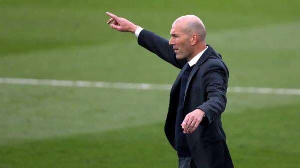 Real Madrid Ditinggal Alonso, Zidane Lempar Isyarat Comeback yang Menggetarkan
