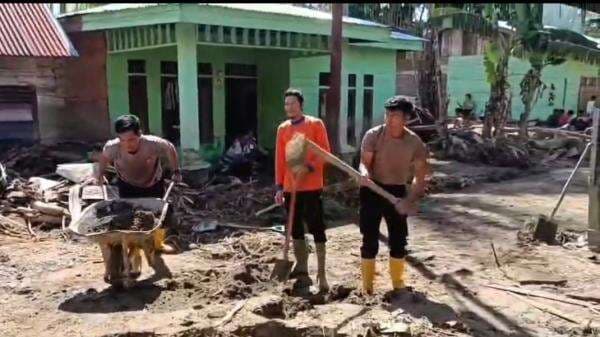 Usai Banjir, Polisi dan Warga Bersihkan Lumpur hingga Antisipasi Bencana Susulan di Gayo Lues