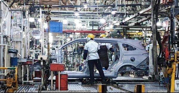 Pasar Mobil Seret, Industri Otomotif Tahan Napas Tunggu Kepastian Insentif 