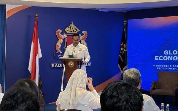 Buruh Protes UMP 2026, Ketum Kadin Tekankan Pentingnya Jaga Daya Saing dan Lapangan Kerja