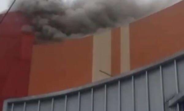 Supermarket di Ungaran Semarang Kebakaran, Pengunjung dan Karyawan Panik