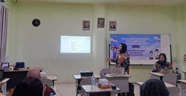 Dukung Penguasaan Bahasa Inggris Siswa, Unesa Gelar English Speaking Club di SD Labschool Surabaya