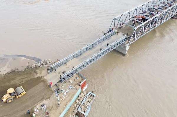 Wakapolri Tegaskan Pemulihan Infrastruktur Kunci Roda Ekonomi Sumatra Kembali Gerak Wakapolri Tegaskan Pemulihan Infrastruktur Kunci Roda Ekonomi Sumatra Kembali Gerak