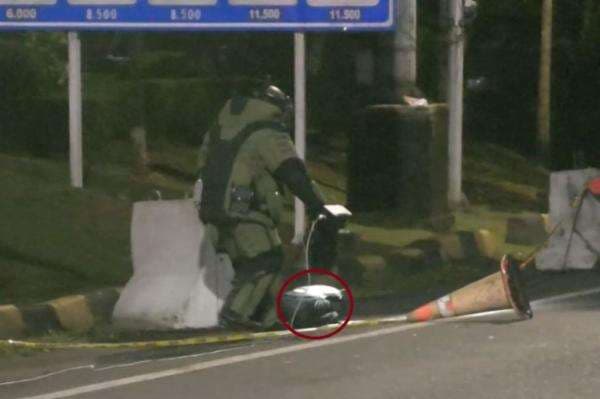 Heboh! Tas Mencurigakan Diduga Bom di Tol Banyumanik Semarang, Gegana Turun Tangan Heboh! Tas Mencurigakan Diduga Bom di Tol Banyumanik Semarang, Gegana Turun Tangan