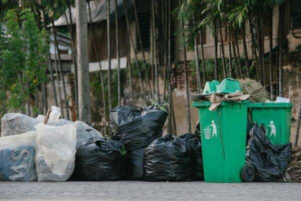 Pemprov DKI Jakarta Terjunkan Ribuan Pasukan Orange, Bersihkan Sampah Pascabanjir