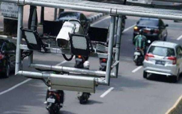 Korlantas Polri Mulai Operasikan 40 ETLE Mobile Handheld di Jakarta 