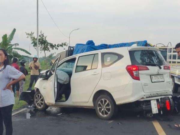 Kecelakaan 2 Mobil dan 1 Motor di Jalan Lingkar Timur Kuningan, 6 Orang Luka-luka