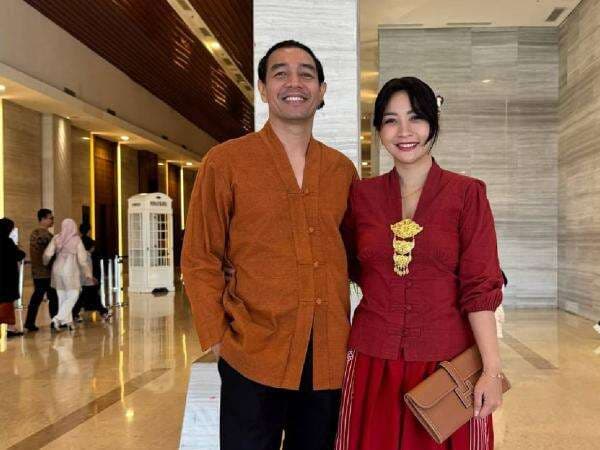 Isi Ancaman Mengerikan yang Diterima Hesti Purwadinata usai Dukung Aurelie Moeremans