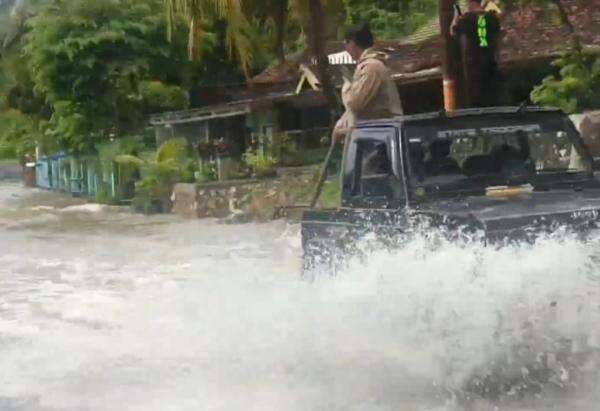 Banjir Rendam Jalur Pantai Baron Gunungkidul, Arus Lalin sempat Dialihkan