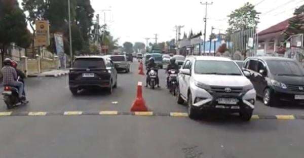 Polisi Tidur di Jalan Bukittinggi Diprotes Warga, Picu Kecelakaan dan Bikin Macet