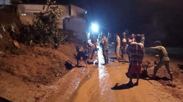 Tanggul Kolam Jebol Picu Longsor di Desa Guranteng, Akses Jalan Sempat Tertutup