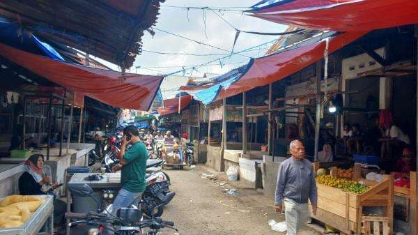 Pedagang Pasar Cikurubuk Berharap Cawalkot Tasikmalaya Terpilih Perbaiki Akses Jalan dan Sampah