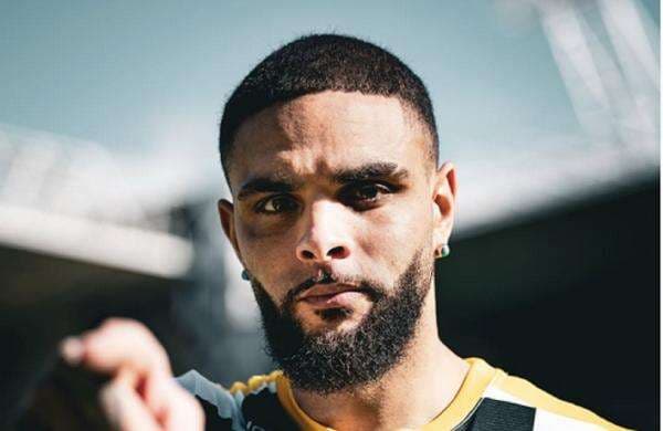 Mantan Pemain PSG Layvin Kurzawa Disebut Resmi Gabung Persib Bandung Akhir Pekan Ini